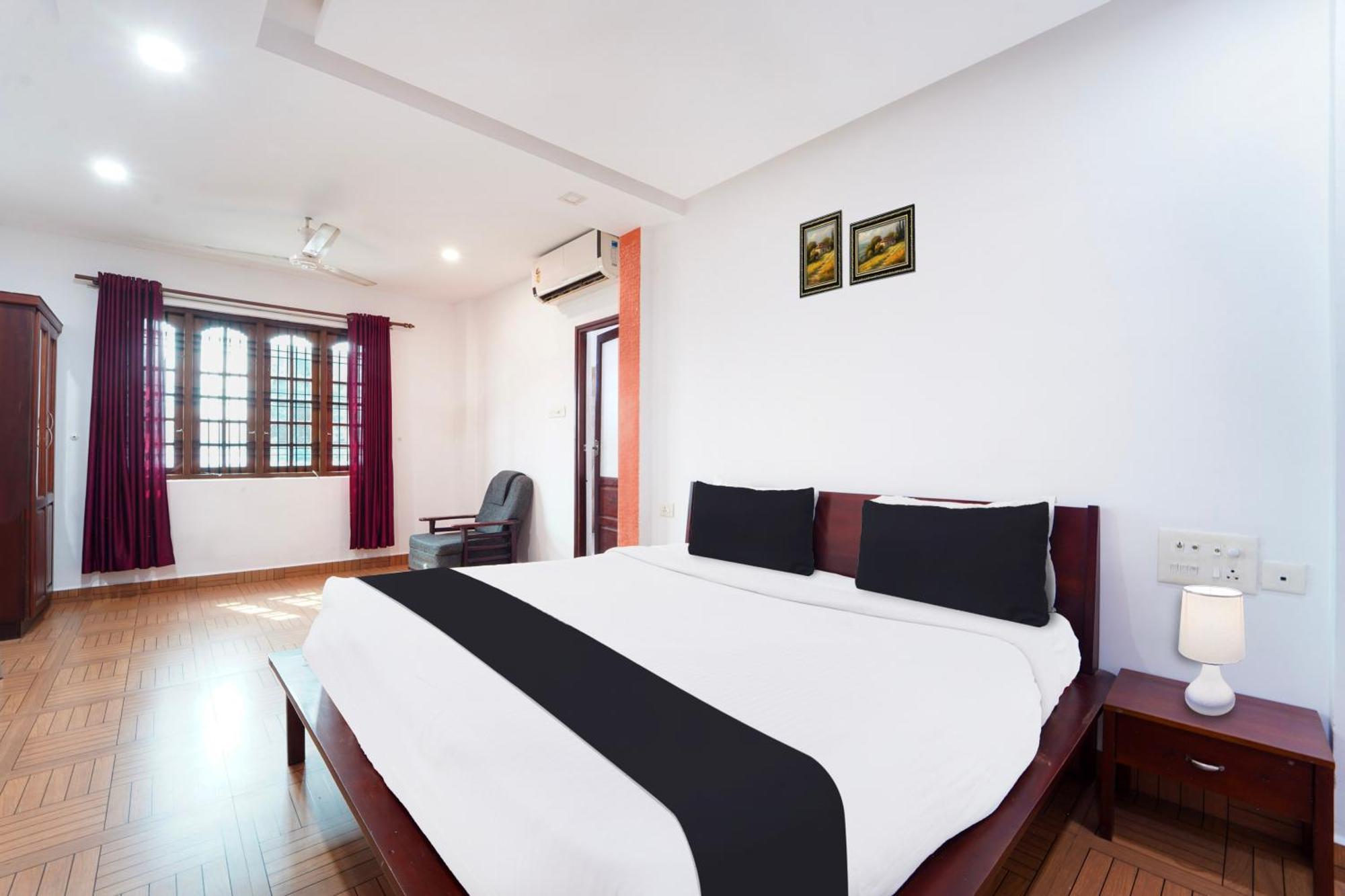 Super Townhouse City Center Ernakulam Kochi Luaran gambar