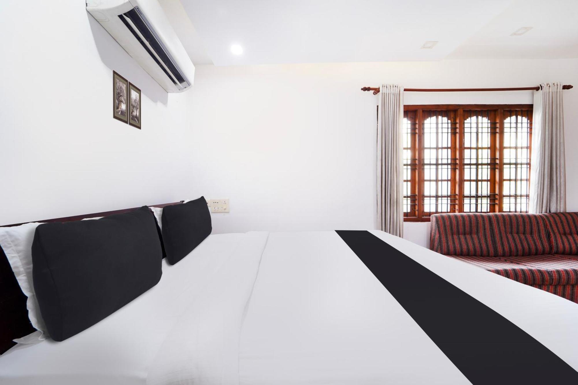 Super Townhouse City Center Ernakulam Kochi Luaran gambar
