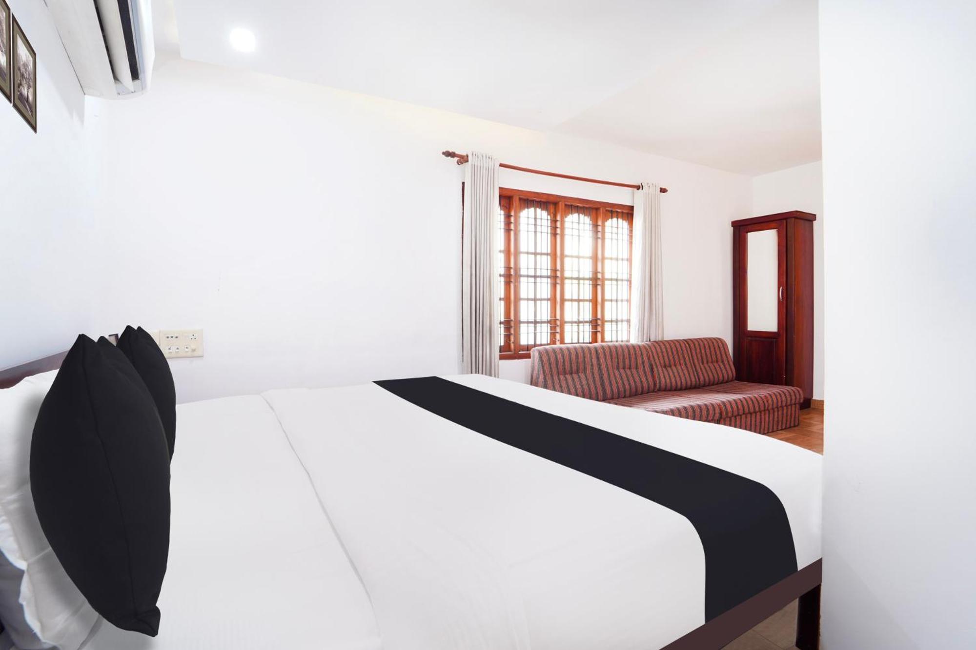Super Townhouse City Center Ernakulam Kochi Luaran gambar