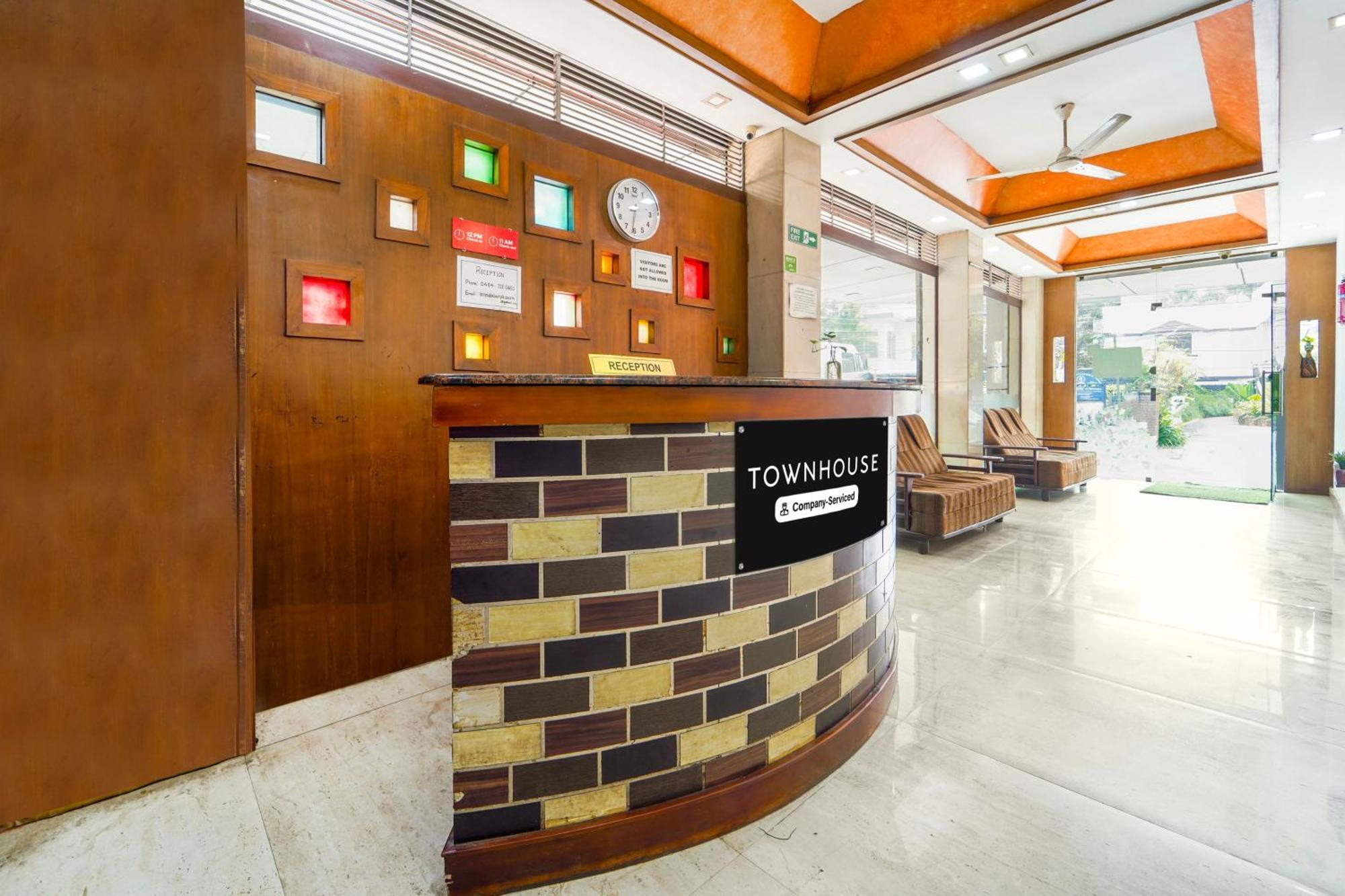 Super Townhouse City Center Ernakulam Kochi Luaran gambar