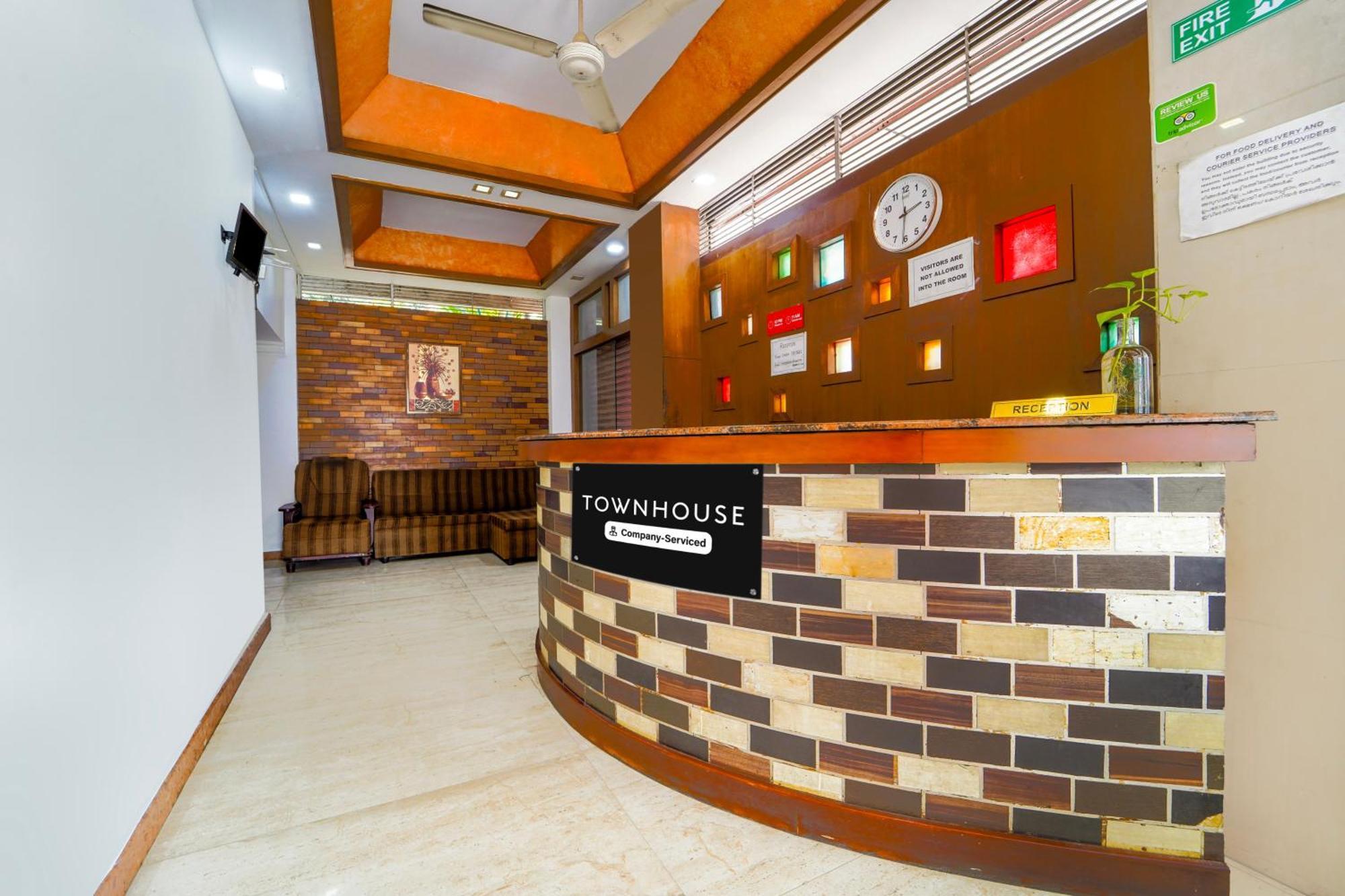 Super Townhouse City Center Ernakulam Kochi Luaran gambar